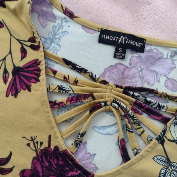 Floral Blouse - Picture 2 of 3